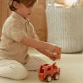 0030079_brandweerwagen-met-pegdoll-fsc.webp
