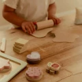 0030185_houten-bakset-met-receptenkaart-en-ingredienten.webp