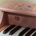 0034677_wooden-piano-pink-safari-friends-ld7477-7-shopify-square.webp