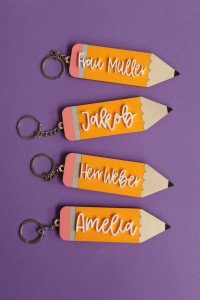 Personalisierter Bleistift Schlüsselanhänger aus Holz