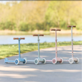 Screenshot 2026-07-17 at 09-19-57 Stylischer Kinderroller Blau – verstellbarer Lenker &amp; fester Halt Little Dutch.png