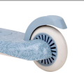 Screenshot 2026-07-17 at 09-18-52 Stylischer Kinderroller Blau – verstellbarer Lenker &amp; fester Halt Little Dutch.png