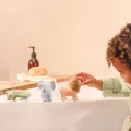 0035798_bath-toy-figures-safari-animals-2017992-3-shopify-square.webp